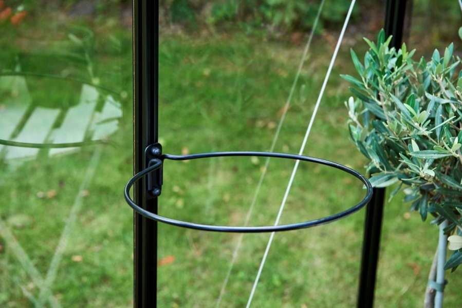 Juliana poseholder