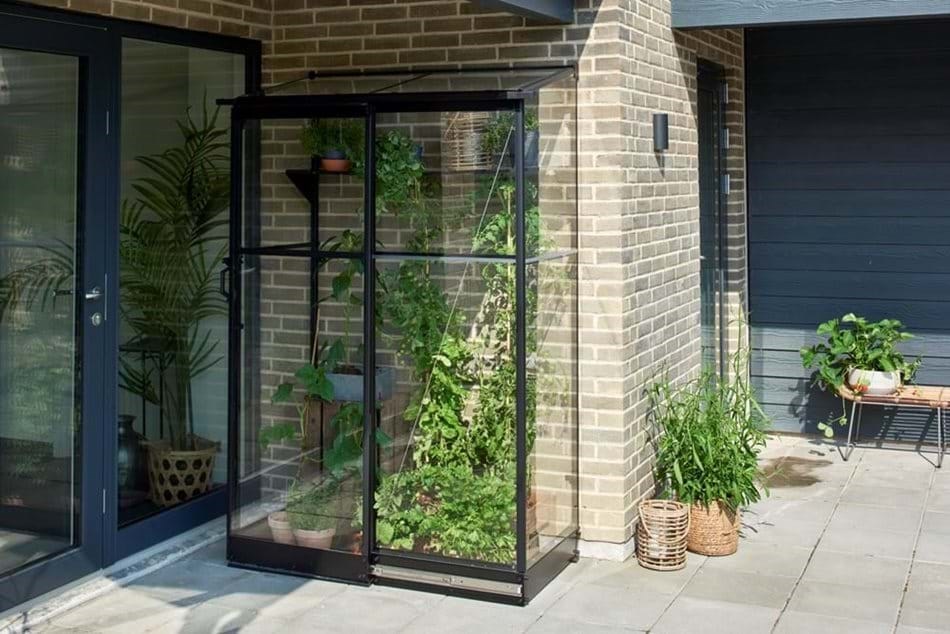 Halls Qube Lean-To 0,8 m2 sort drivhus